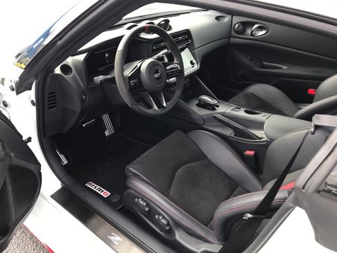 Used 2024 Nissan Z NISMO w/ Floor Mat Package image 7