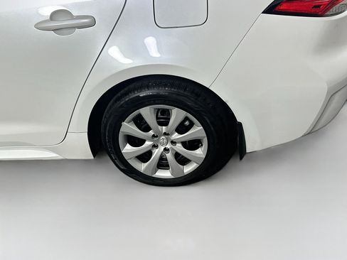Used 2025 Toyota Corolla LE FWD image 11