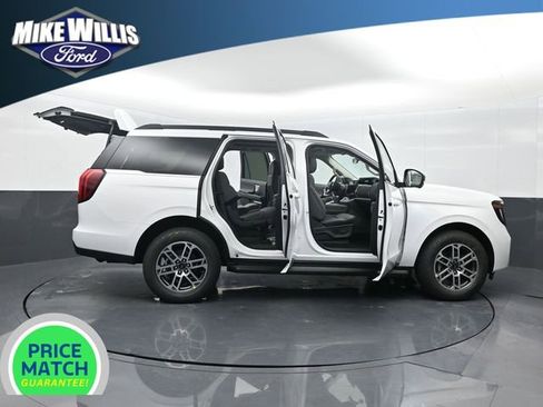 New 2025 Ford Expedition Active image 27