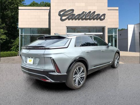 New 2026 Cadillac Lyriq Luxury AWD/4WD image 4