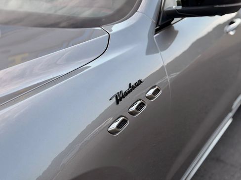 Used 2022 Maserati Levante Modena AWD/4WD image 18