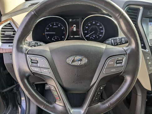 Used 2017 Hyundai Santa Fe SE image 17