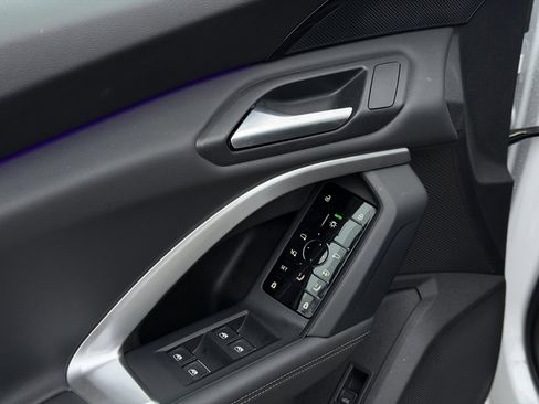 Used 2025 Audi Q5 Premium w/ Convenience Package image 19