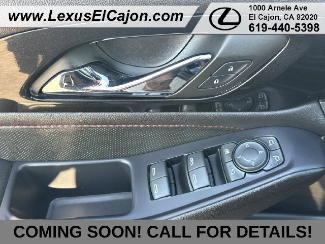 Used 2022 Chevrolet Traverse RS w/ LPO, Cargo Package FWD image 27