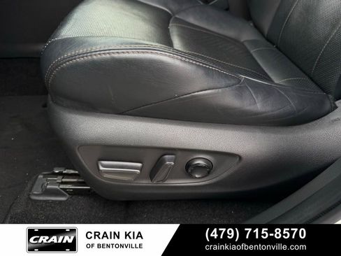 Used 2021 Toyota Venza XLE w/ Softex Package AWD/4WD image 12