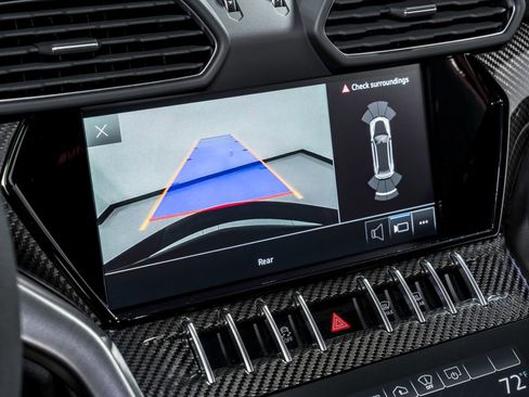 Used 2023 Lamborghini Urus Performante AWD/4WD image 28