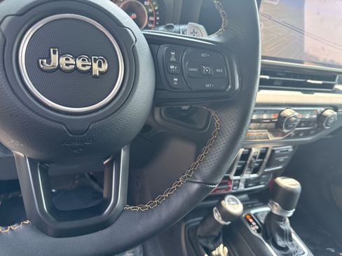 Used 2025 Jeep Wrangler Unlimited Rubicon 392 AWD/4WD image 47