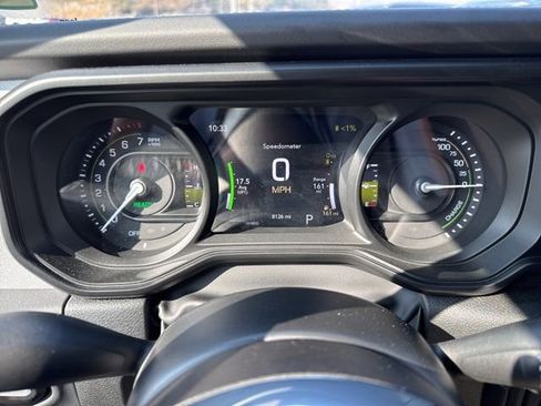 Used 2025 Jeep Wrangler Unlimited Sahara w/ Safety Group AWD/4WD image 36