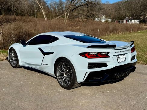 Used 2024 Chevrolet Corvette Z06 RWD image 4