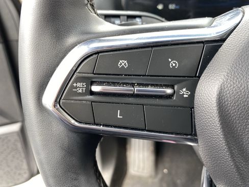 Used 2025 Chevrolet Equinox LT FWD image 26