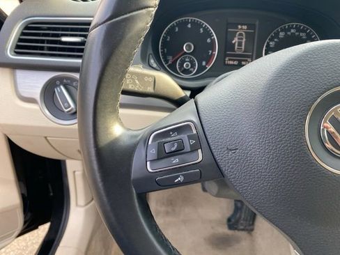 Used 2014 Volkswagen Passat 1.8T SE image 19