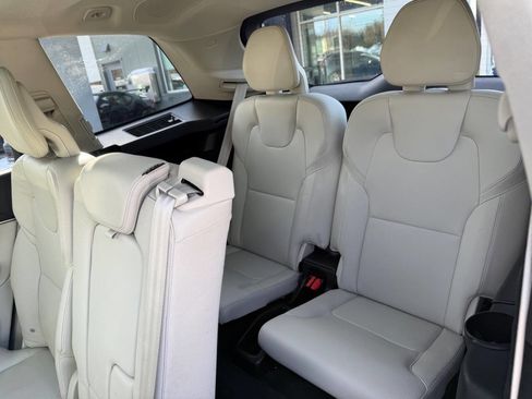 Used 2020 Volvo XC90 T6 Momentum image 12