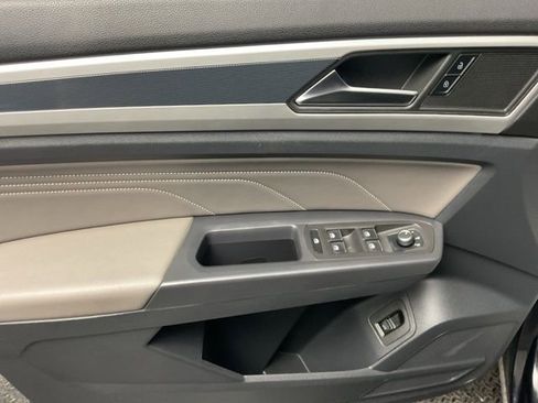 Used 2022 Volkswagen Atlas Cross Sport SEL R-Line image 10