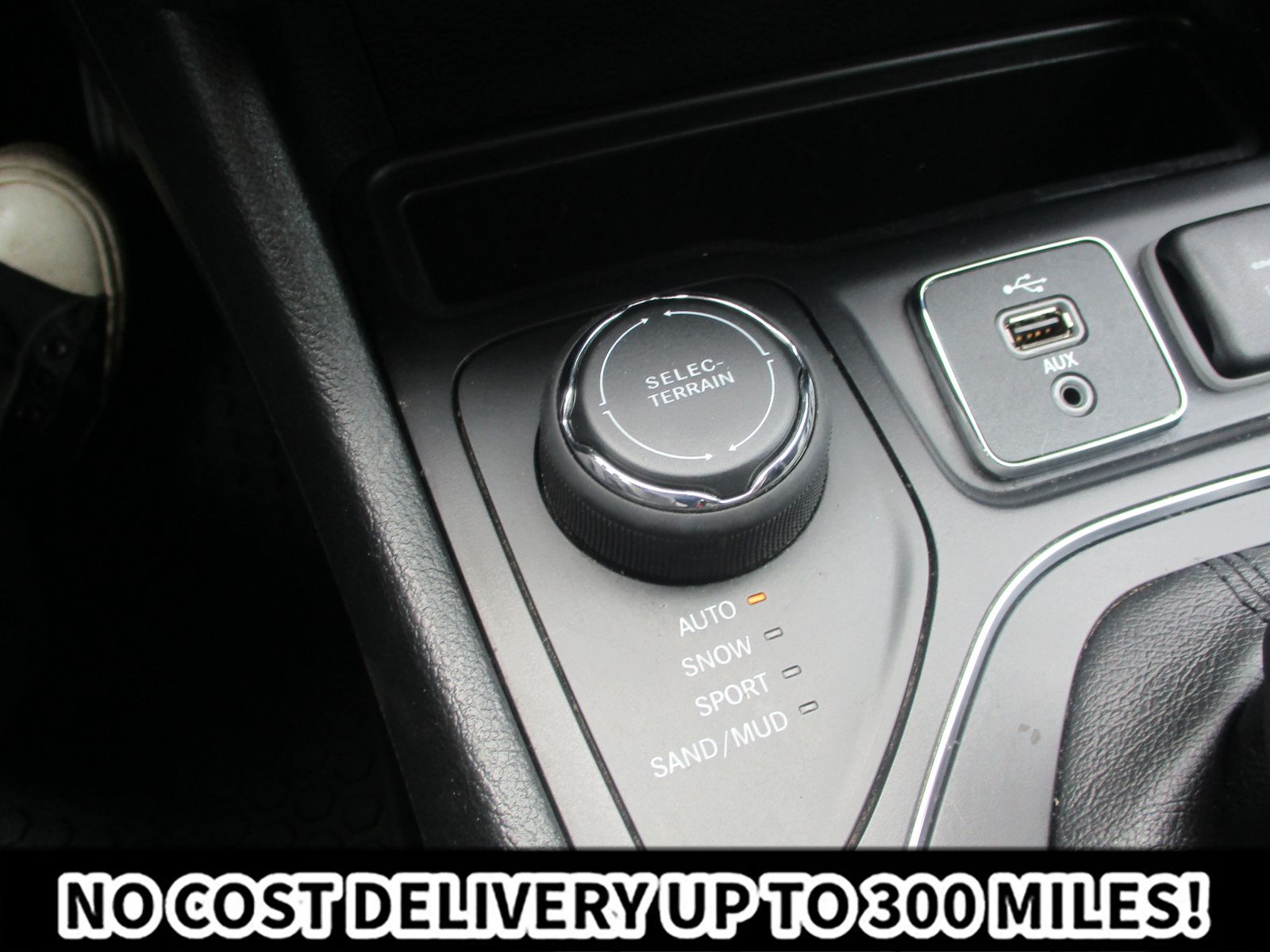 Used 2019 Jeep Cherokee Latitude Plus w/ Cold Weather Group AWD/4WD image 25