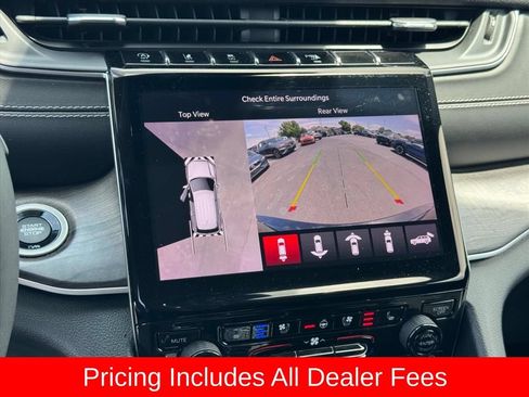 Used 2023 Jeep Grand Cherokee Limited w/ Luxury Tech Group II AWD/4WD image 28