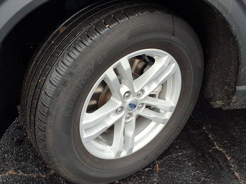 Certified 2023 Ford Explorer XLT w/ Equipment Group 202A image 3