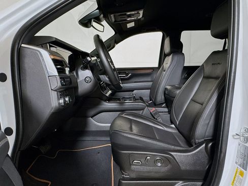Certified 2025 GMC Yukon Denali AWD/4WD image 20