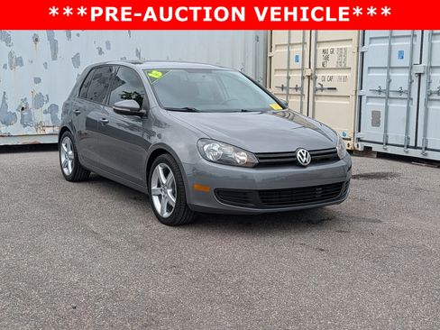Used 2013 Volkswagen Golf 4-Door FWD image 2