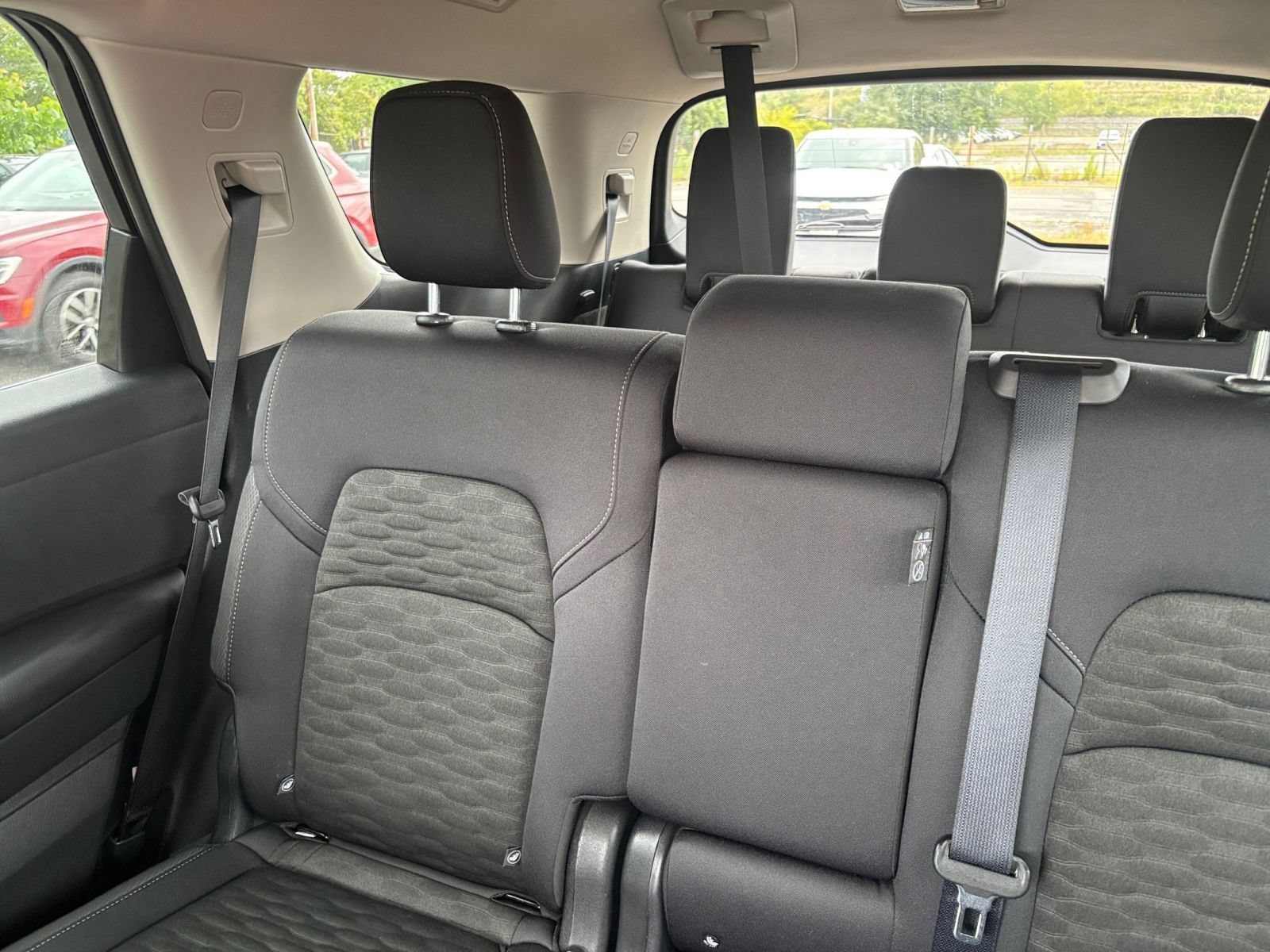 Used 2025 Nissan Pathfinder SV FWD image 39