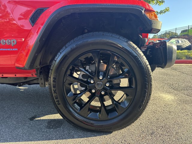 Certified 2025 Jeep Wrangler Unlimited Sahara w/ Safety Group AWD/4WD image 14