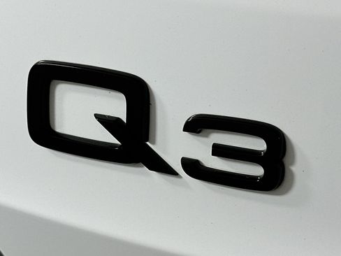 Used 2023 Audi Q3 2.0T Premium w/ Black Optic Sport Package AWD/4WD image 10