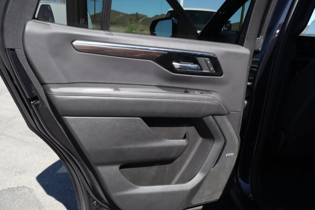 Used 2025 Chevrolet Tahoe Premier RWD image 34