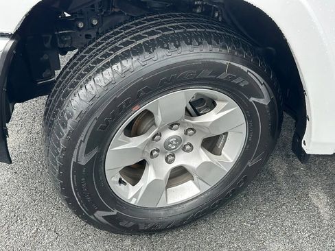 Used 2025 RAM 1500 Big Horn AWD/4WD image 39