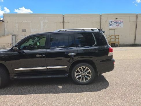 Used 2013 Lexus LX 570 4WD w/ Luxury Pkg image 7
