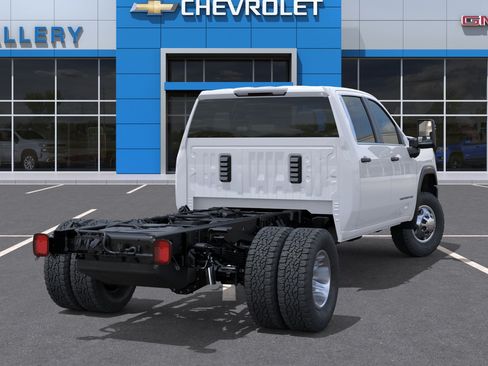 New 2026 GMC Sierra 3500 Pro w/ Convenience Package RWD image 4
