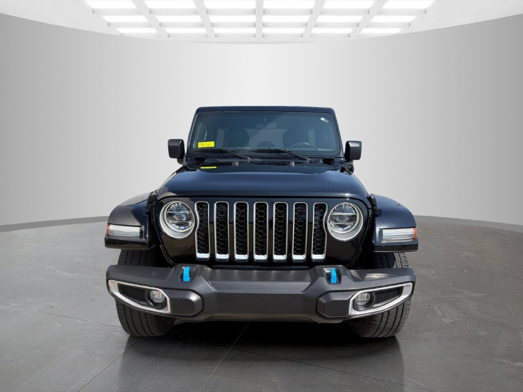 Used 2022 Jeep Wrangler Unlimited Sahara w/ Cold Weather Group AWD/4WD image 9