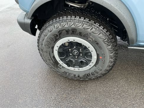 New 2025 Ford Bronco Badlands image 10