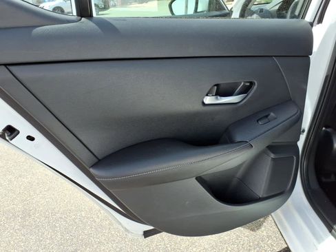 Certified 2023 Nissan Sentra SV FWD image 12