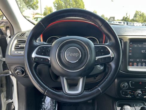 Used 2019 Jeep Compass Trailhawk AWD/4WD image 34