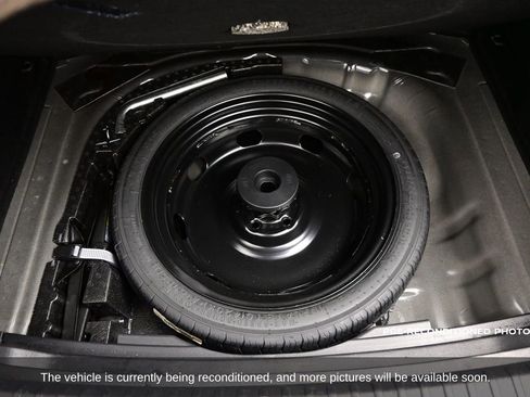 Used 2023 Volkswagen Taos SE w/ Panoramic Sunroof Package image 35