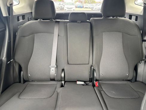 Used 2025 Kia Sportage LX image 37