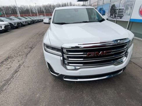 Used 2023 GMC Acadia SLT image 3