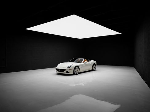 Used 2015 Ferrari California T RWD image 93
