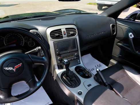 Used 2005 Chevrolet Corvette Convertible w/ Preferred Equipment Group RWD image 28
