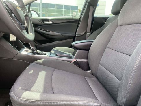 Used 2017 Chevrolet Cruze LT FWD image 13