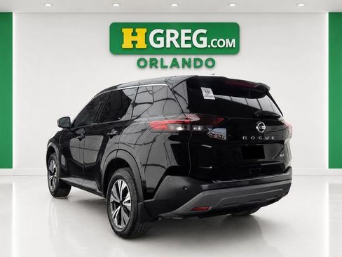 Used 2021 Nissan Rogue SV FWD image 2