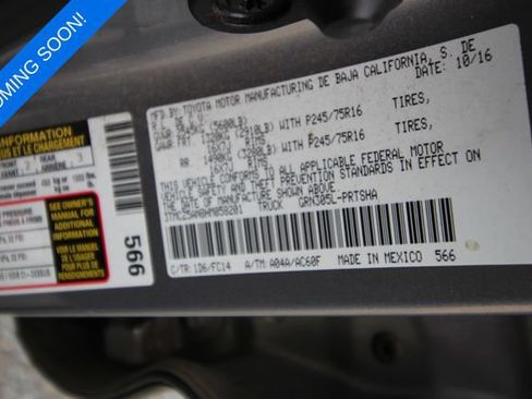 Used 2017 Toyota Tacoma SR5 AWD/4WD image 7
