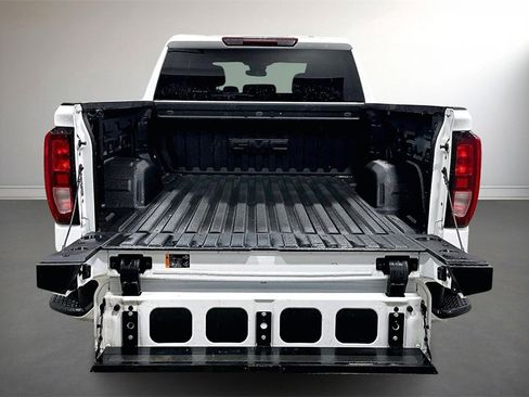 Used 2023 GMC Sierra 1500 SLE image 7