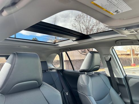 Used 2025 Toyota RAV4 Limited w/ Advanced Technology Package image 29