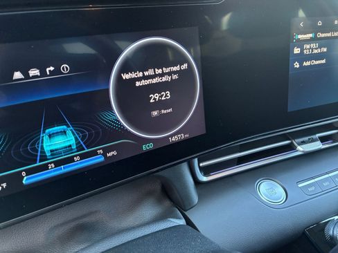 Used 2025 Hyundai Elantra Limited image 42