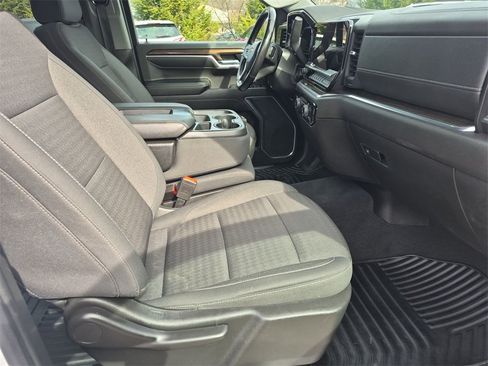 Used 2022 Chevrolet Silverado 1500 LT image 32