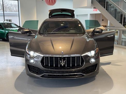 Used 2019 Maserati Levante image 20