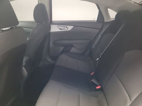 Used 2022 Kia Forte LXS FWD image 18