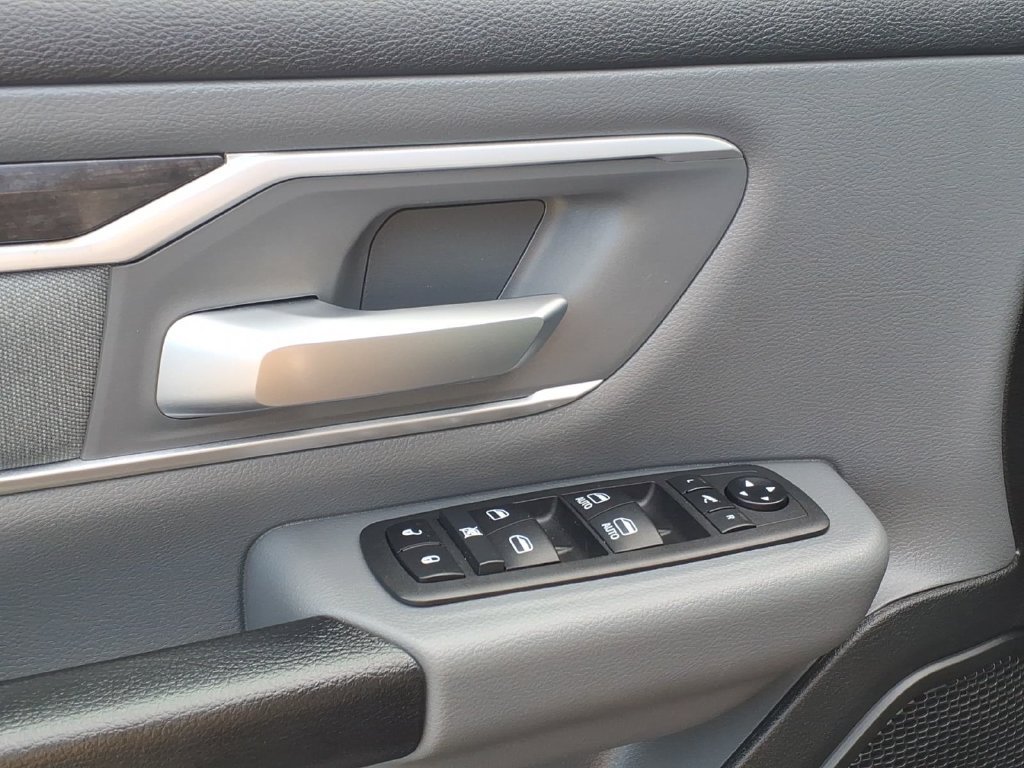 Used 2022 RAM 1500 Big Horn AWD/4WD image 4