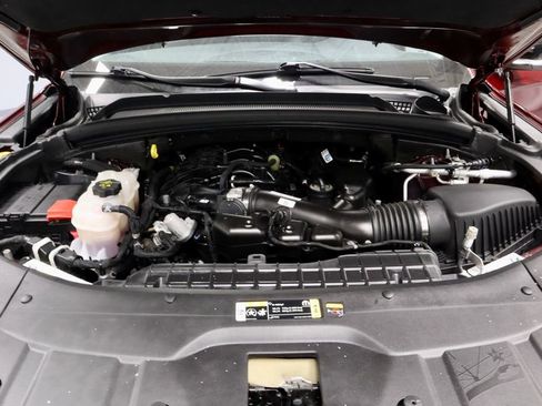 Used 2024 Jeep Grand Cherokee Limited w/ Luxury Tech Group II image 17