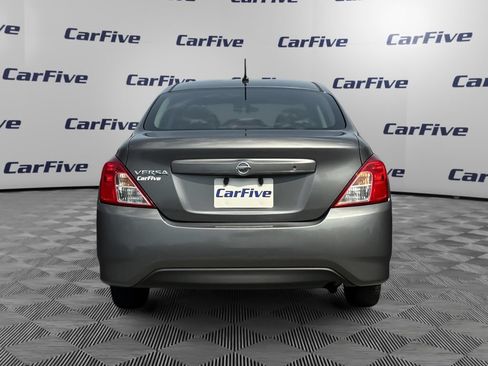 Used 2017 Nissan Versa S FWD image 4